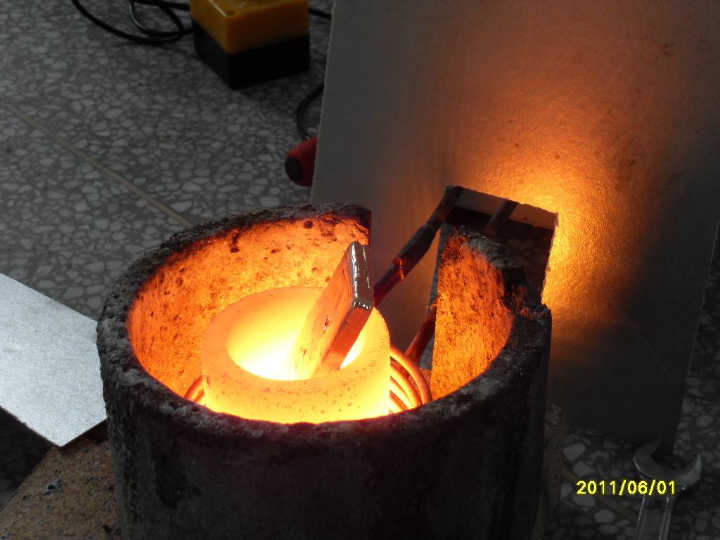 熔炼炉电源控制部分的原理是什么？